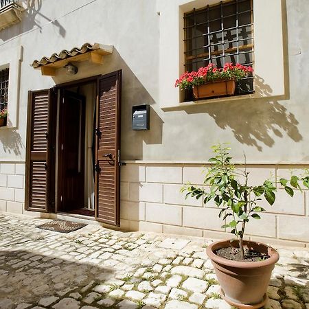Il Dammuso Nel Vicolo Apartment Scicli Bilik gambar