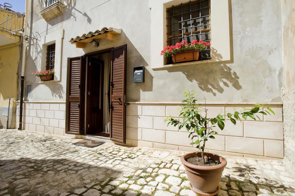 Il Dammuso Nel Vicolo Apartment Scicli Bilik gambar
